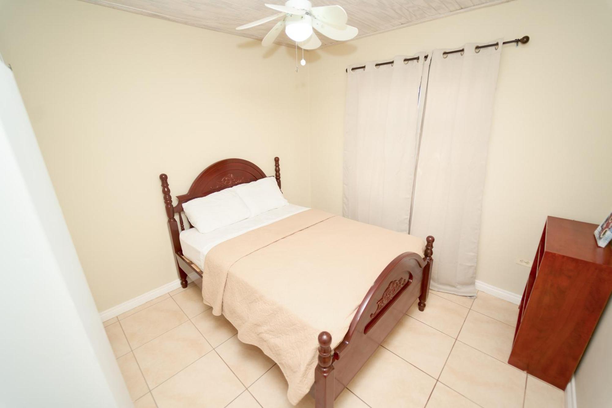 Spacious 3-Bedroom Home - Regency Park ブリッジタウン エクステリア 写真